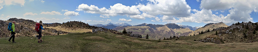 Vista panoramica scendendo dalla cima Cancervo alla Baita